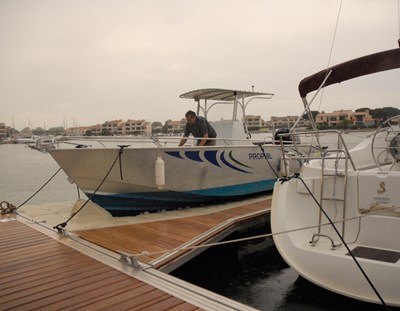 drive-on-dock-boat-lift-floating-dock.jpg