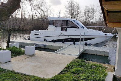 ponton-flottant-bateaux.jpg