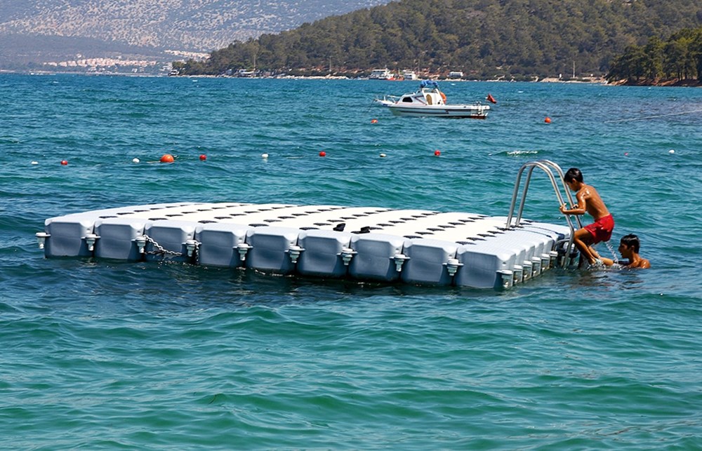 Plateforme de baignade 06