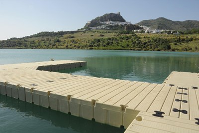 pantalan-flotante-zahara-de-la-sierra-3.jpg
