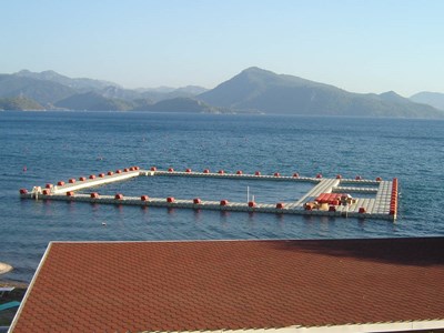 piscine-flottante-2.jpg