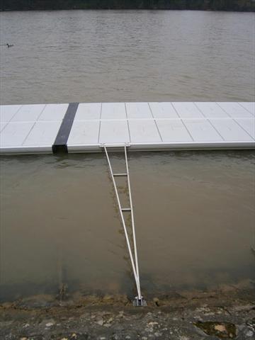 Rudersteg-Kanusteg-Easyfloat-Schwimmsteg-Belrive-2