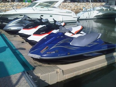 ponton-flottant-jet-ski-belrive-1.jpg