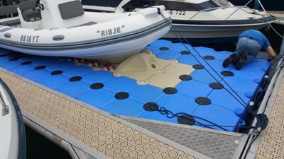 Plateforme-flottante-Bateaux-Boat-Lift.jpg