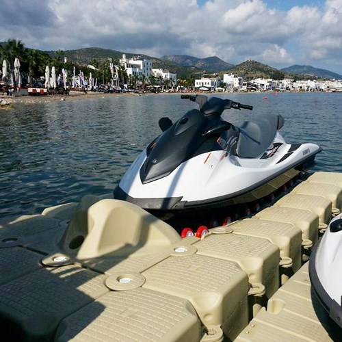 rampe-jet-ski-modulaire-cubes-multi-port.jpg