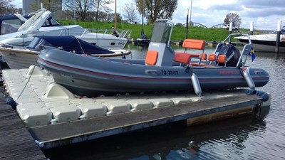 bootsplatform-boat-lift-sunnydock-2.jpg