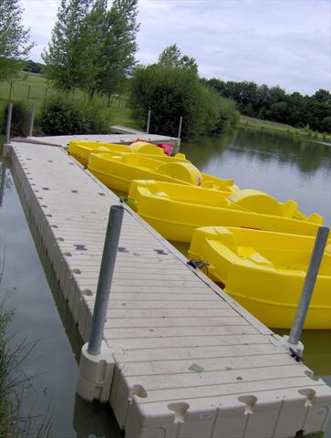 Anlegesteg-Tretboote-Schwimmsteg-Belrive-2