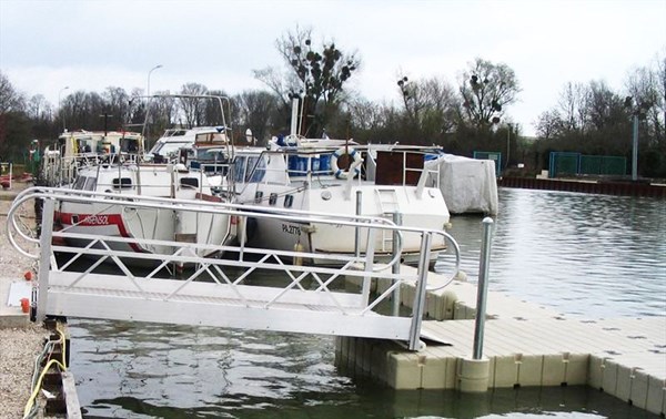 ponton-flottant-passerelle-aluminium-2jpg