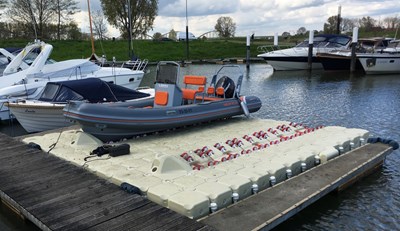 Boat Lift 600 02.JPG