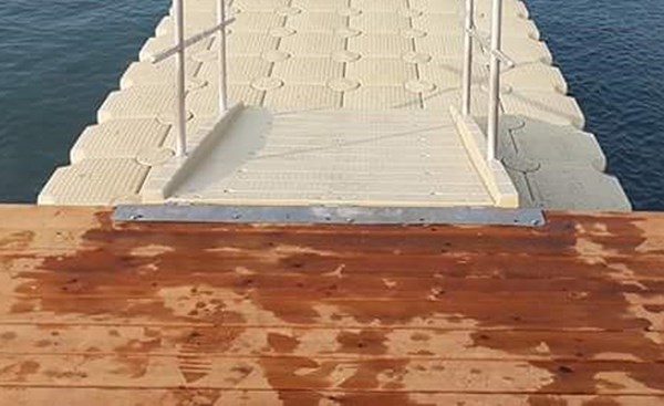 SunnyDock - Fixation de la berge à la passerelle 01