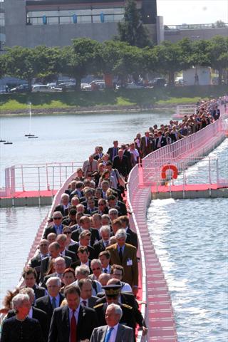 ponton-flottant-passerelle-evenement-1.jpg