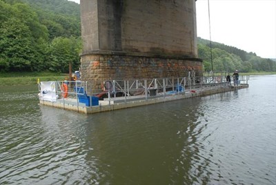 Schwimmsteg-Schwimmplattform-Wartungsplattform-Wartungssteg-Wartungsarbeiten-1