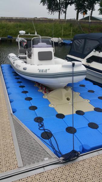 Rampe-Bateau-Boat-Lift-flottant.jpg