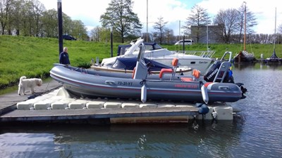 bootsplatform-boat-lift-sunnydock-3.jpg