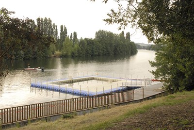 piscina-galleggiante-cubi-modulari.jpg