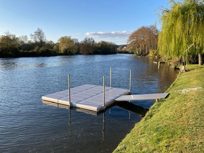 EasyFloat - Taravella.jpg